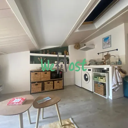 Atypical Apartment *